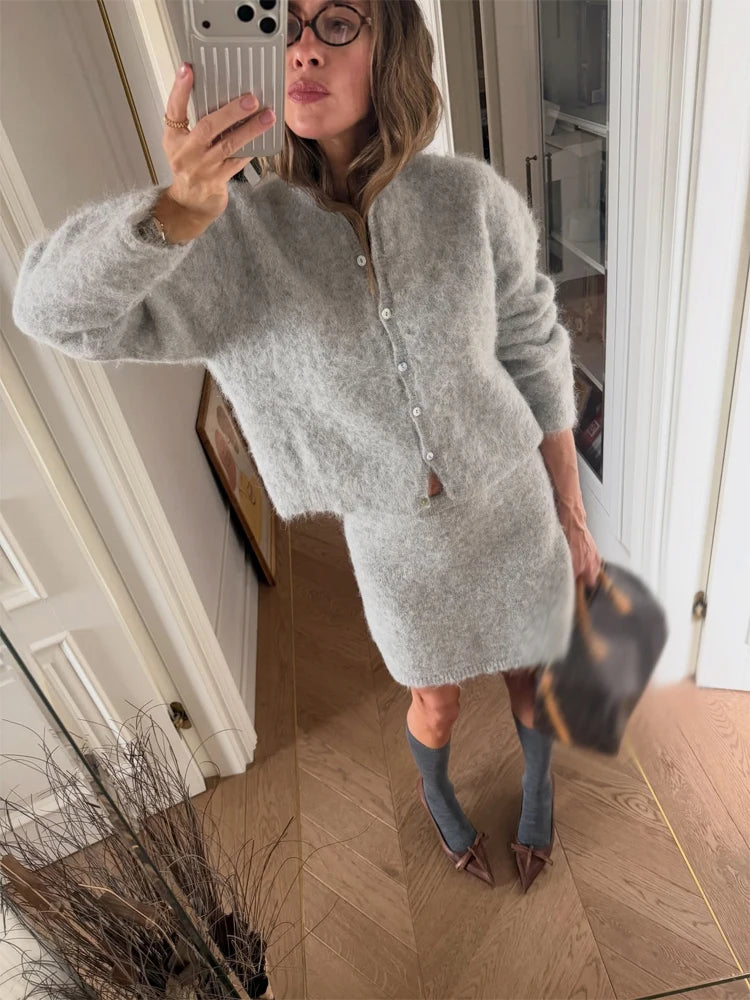 Julie Set(Cardigan/Skirt)
