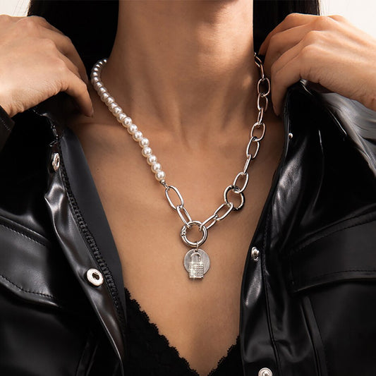 Pendant lock Necklace